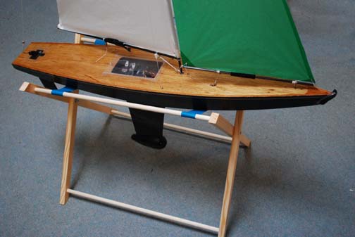 rc model sailboat stand