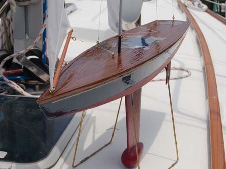 table stand for model sailboat