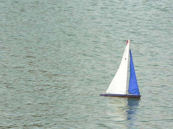 rc model sailboat