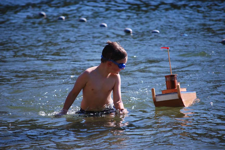 radio control tugboat