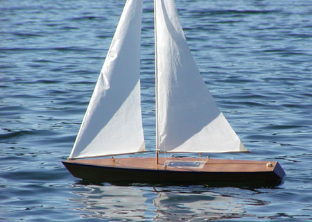 ... sailboat Pond Boat, Model Sailboat, Pond Yacht, Toy Boat, Toy Sailboat