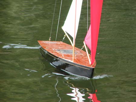 RC Sailboat T37